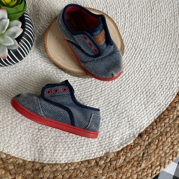 Toms Velcro Canvas shoes - Picture 1 of 9